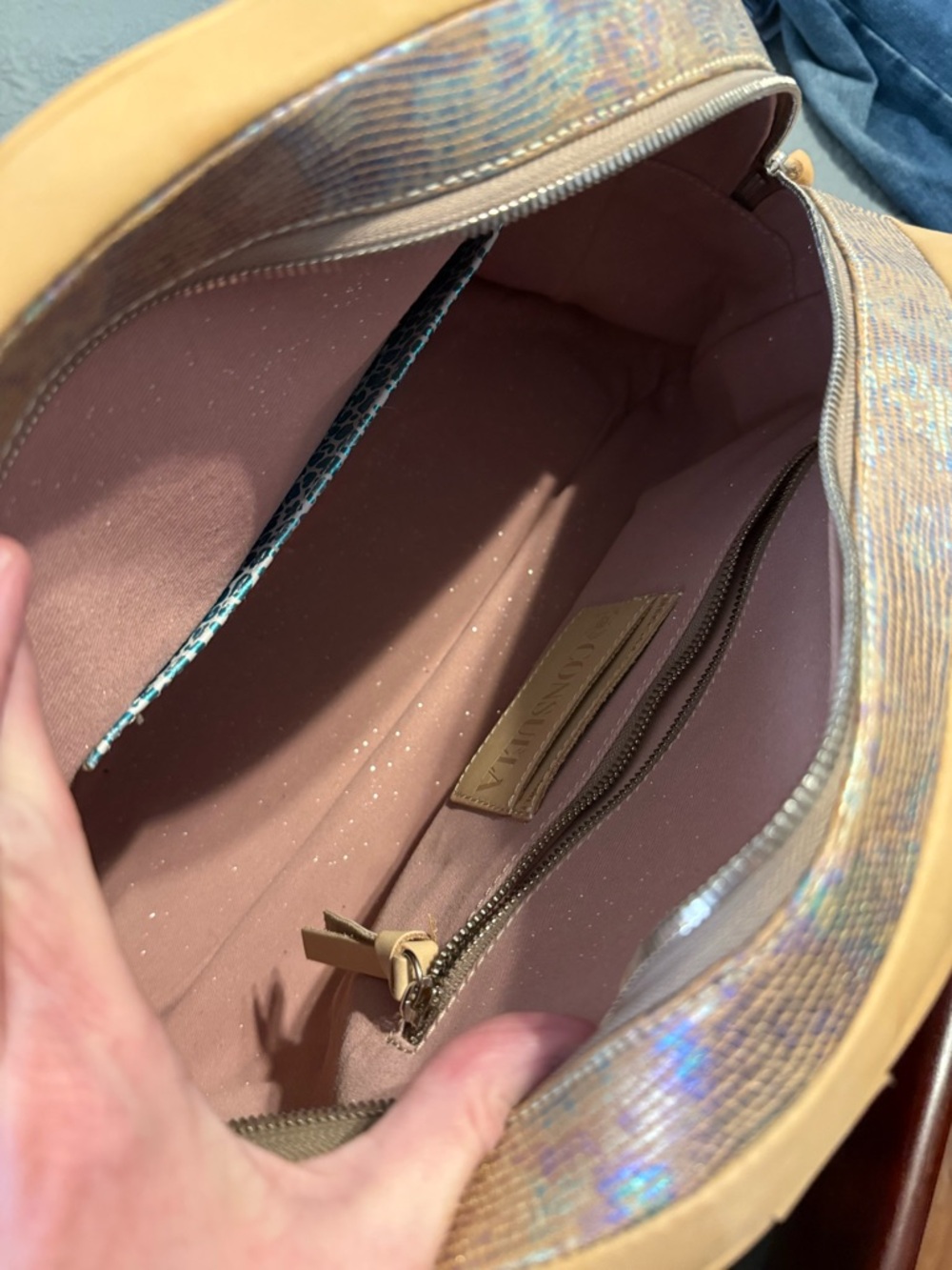 Consuela Iridescent Gloria commuter bag - Picture 2 of 12